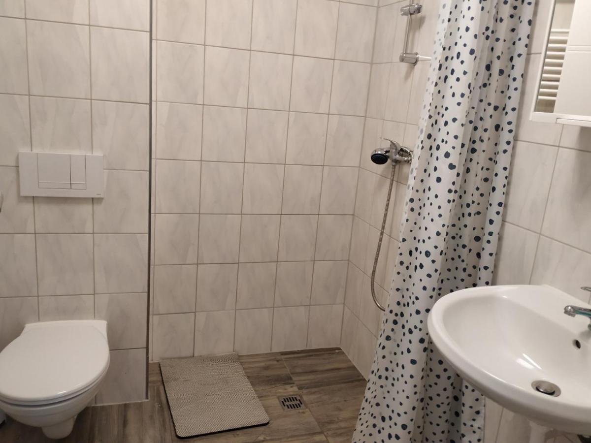 Ferienwohnung Mehrfamilien Haus Schkeuditz Exterior foto