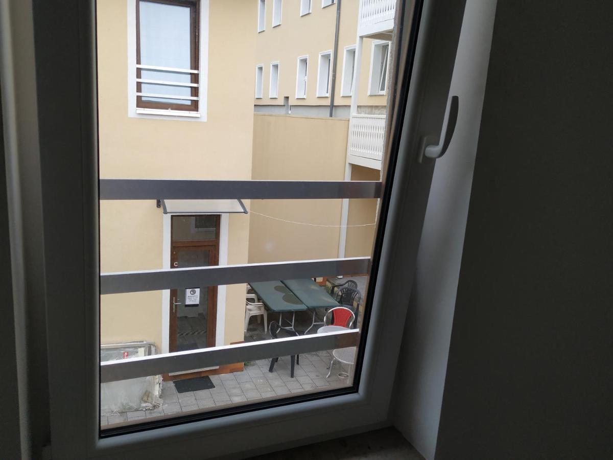 Ferienwohnung Mehrfamilien Haus Schkeuditz Exterior foto
